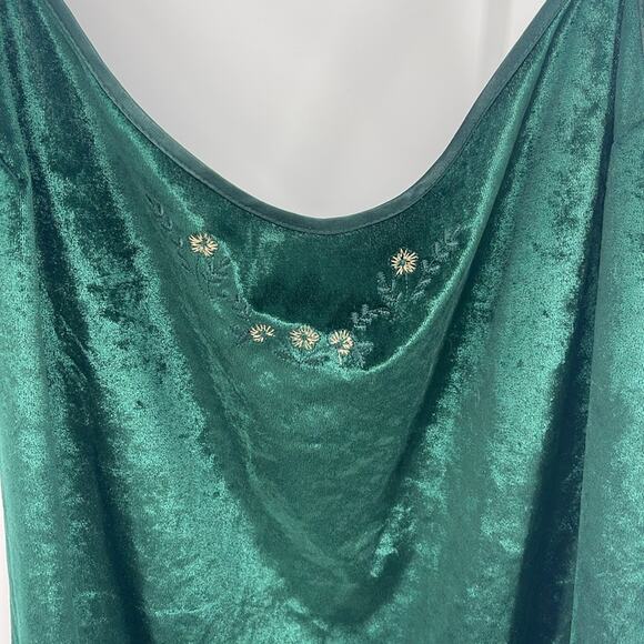 Vintage Delicates crushed velvet floral embroidered scoop back chemise nightgown - Picture 2 of 5